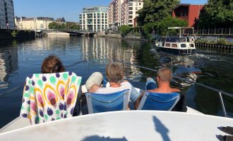 Bootstour regierungsviertel , Foto: Bootstouren-potsdam, Lizenz: Edmond Kelmendi